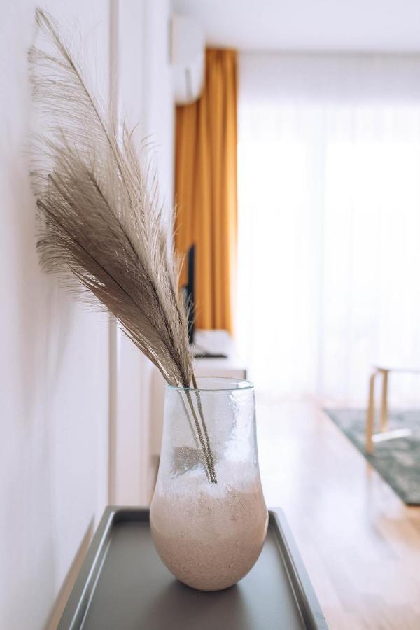 Flamingo Suites Oradea Eksteriør billede